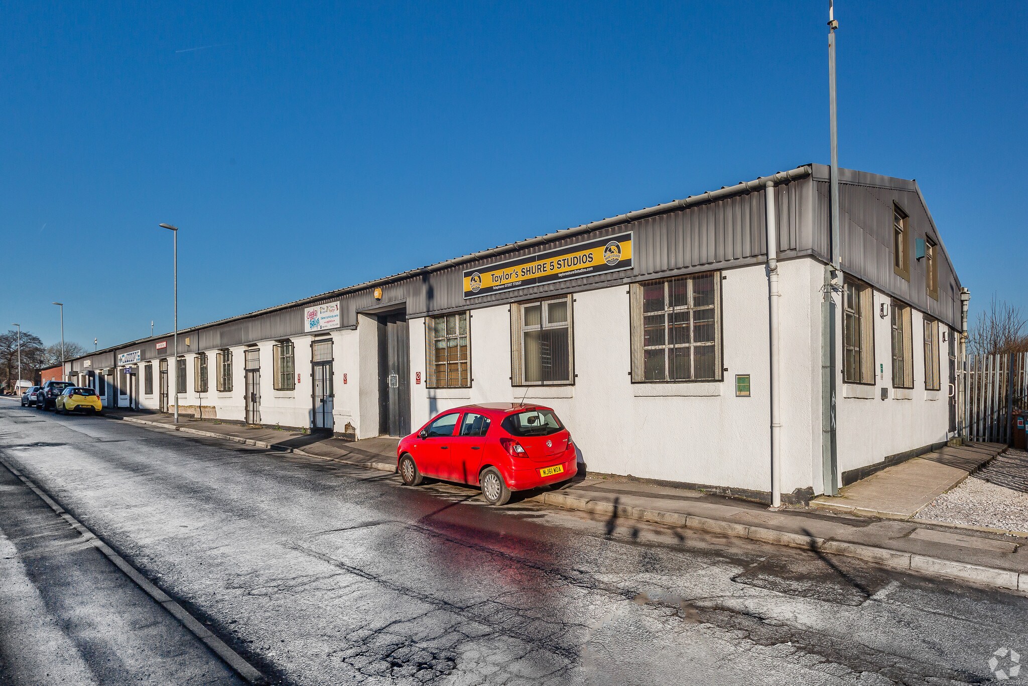 Moss Ln, Oldham for sale Primary Photo- Image 1 of 1