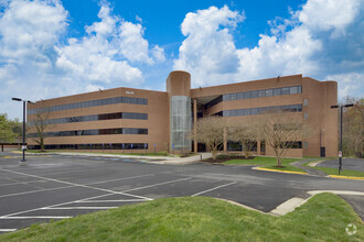 8619 Westwood Center Dr, Vienna, VA for rent Building Photo- Image 1 of 7