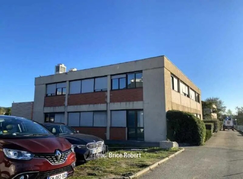 Office in Limonest for sale Building Photo- Image 1 of 9