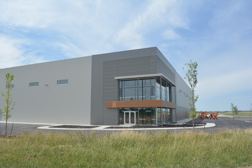 4455 Airway Ave, Fort Wayne, IN for sale - Building Photo - Image 3 of 8