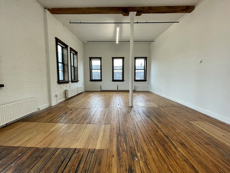 199 Cook St, Brooklyn, NY for rent - Primary Photo - Image 3 of 18