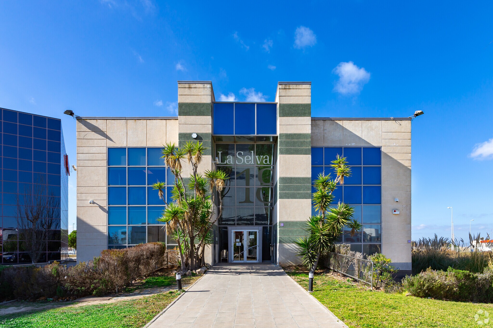 Carrer de la Selva, 18, El Prat de Llobregat, Barcelona to rent Primary Photo- Image 1 of 27