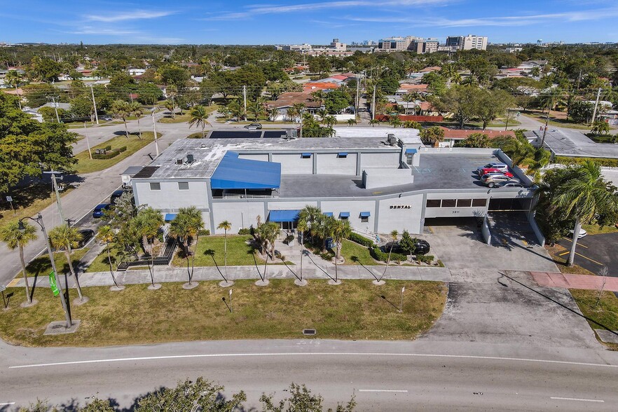 3911 Hollywood Blvd, Hollywood, FL for sale - Building Photo - Image 1 of 1