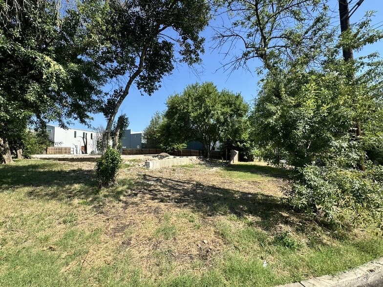 127 Cloudhaven Dr, San Antonio, TX for sale - Building Photo - Image 2 of 21