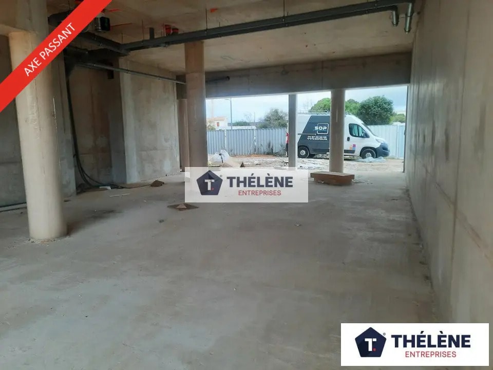 Retail in Montpellier for sale Interior Photo- Image 1 of 10