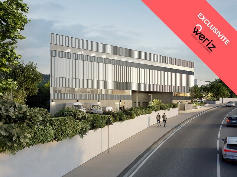 Industrial in Marseille for sale - Building Photo - Image 1 of 4