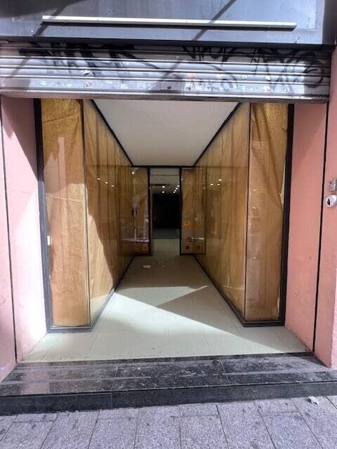 Retail in Sabadell, Barcelona to rent Primary Photo- Image 1 of 3