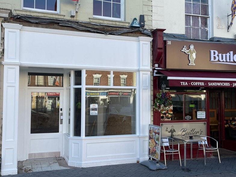 40 High St, Evesham to rent - Building Photo - Image 1 of 3