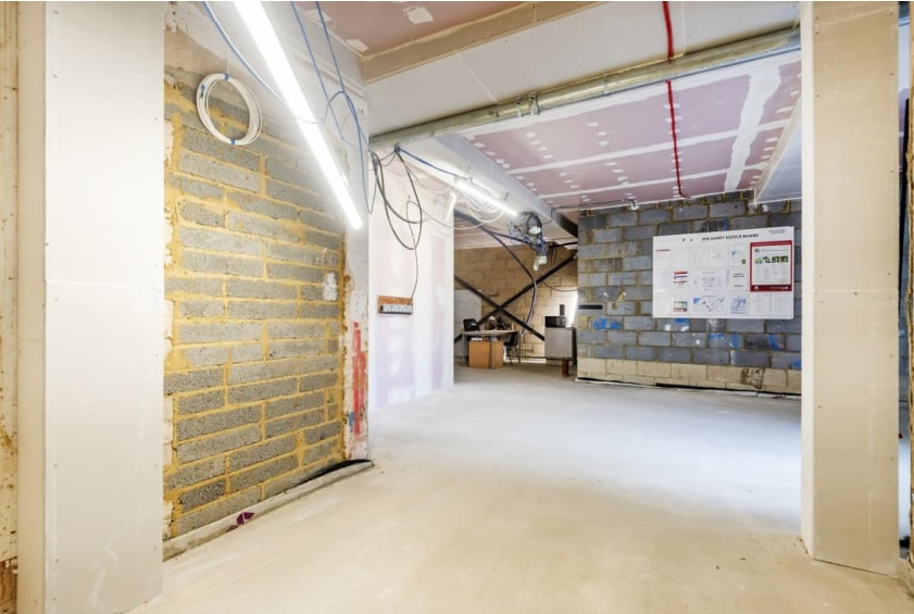 56 Chatfield Rd, London, LND SW11 3UL - Unit 1 -  - Interior Photo - Image 1 of 2