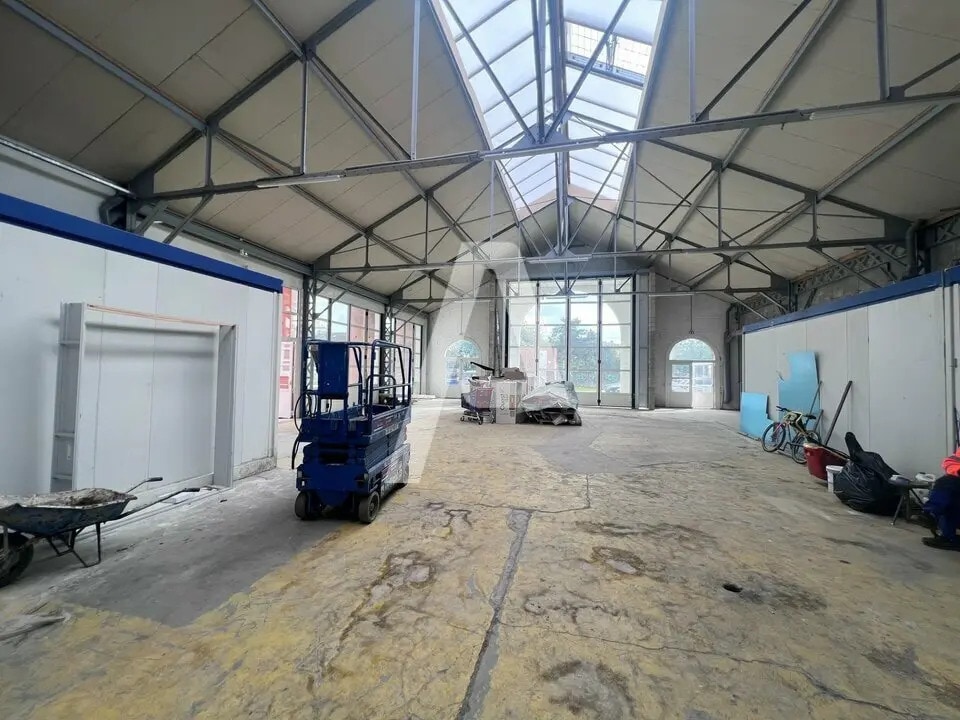 Location Local d'activités 2 345 m² - Photo 1