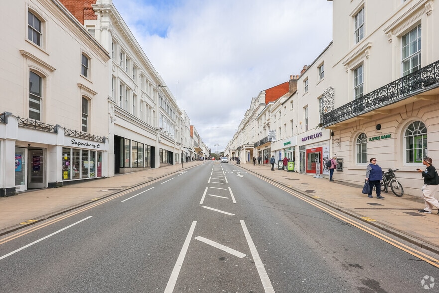 76 The Parade, Leamington Spa to rent - Neighbourhood Photo - Image 3 of 3