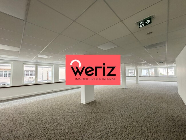Location Bureaux 220 m² à 451 m²