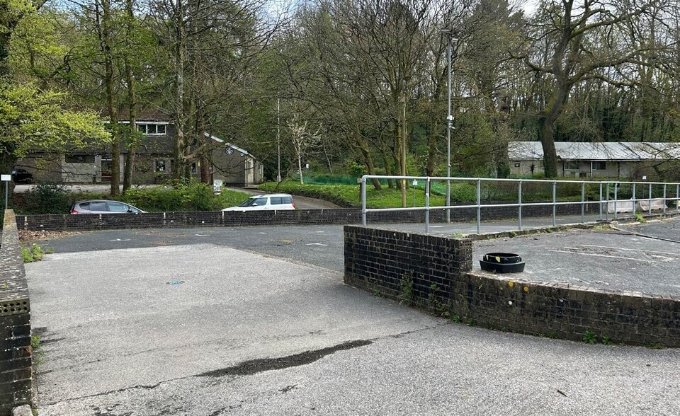 324 Outland Rd, Plymouth to rent - Building Photo - Image 3 of 6