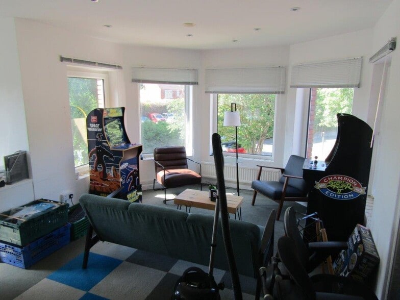 16 The Green, Newport Pagnell for sale - Interior Photo - Image 3 of 3