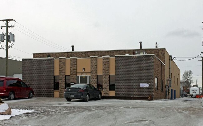 More details for 13111 Newburgh Rd, Livonia, MI - Industrial to Rent