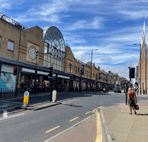 High St, Southend On Sea to rent - Building Photo - Image 3 of 10