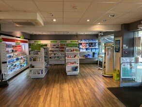 9-15 Church Rd, Codsall to rent Interior Photo- Image 2 of 3