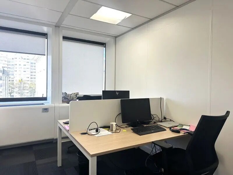 Office in Lyon to rent Interior Photo- Image 1 of 8