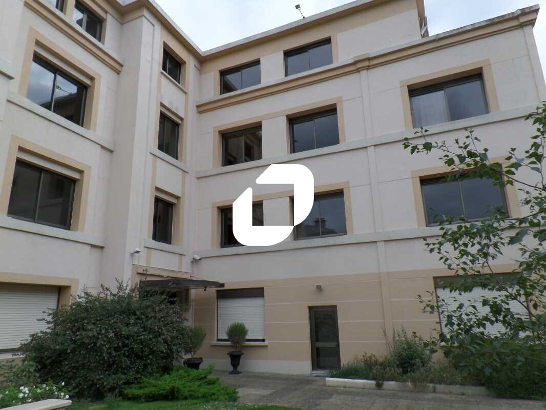 Industrial in La Garenne-Colombes to rent Building Photo- Image 1 of 12
