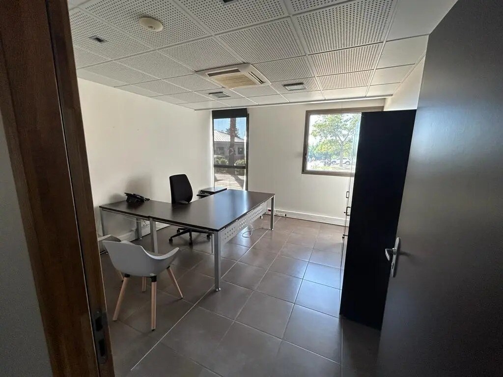 515 Avenue De La Tramontane, La Ciotat, BDR 13600 - Unit Bâtiment C - - Interior Photo - Image 1 of 9