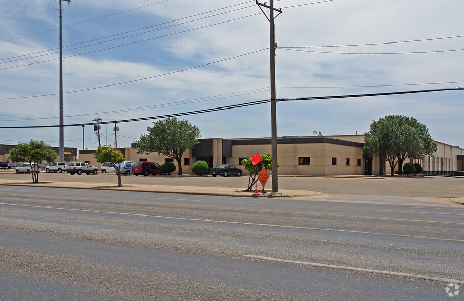 500 E 50th St, Lubbock, TX for rent - Primary Photo - Image 1 of 5