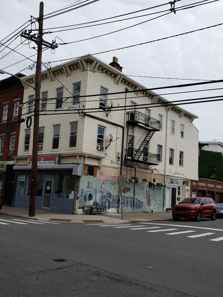 169 3rd St, Elizabeth, NJ for sale - Building Photo - Image 1 of 1