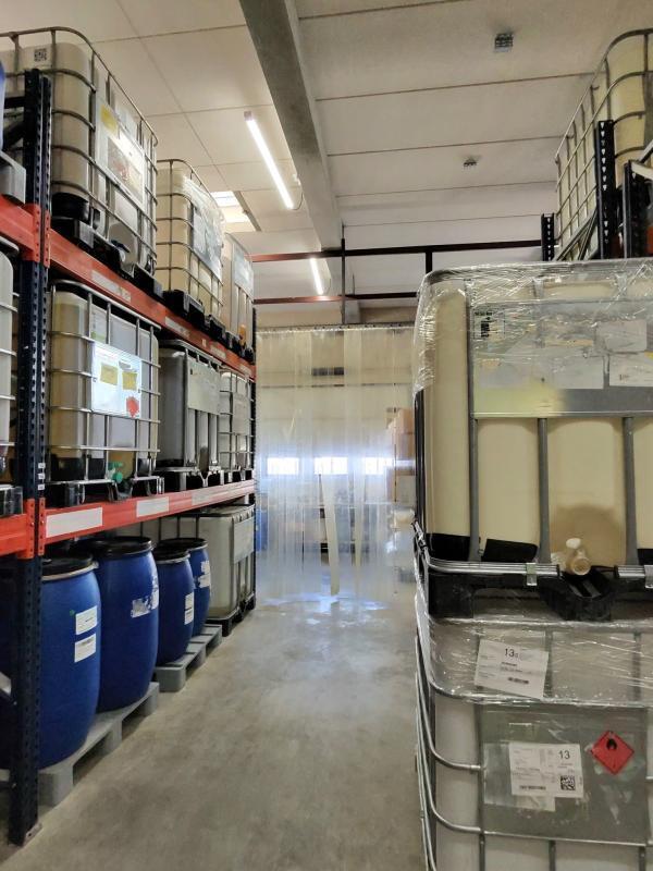Industrial in Aubagne to rent Building Photo- Image 1 of 7