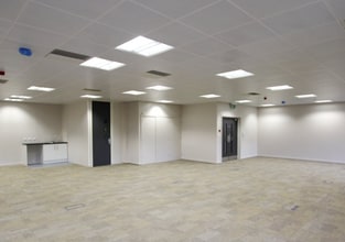 Parkway, Fareham to rent Interior Photo- Image 2 of 5