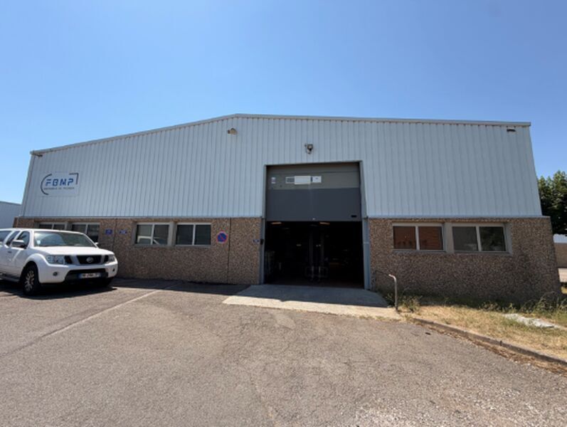 Light Industrial in Miribel to rent Building Photo- Image 1 of 7