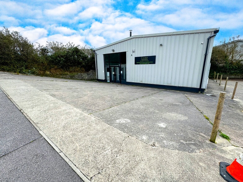 Threemilestone Industrial Estate, Threemilestone to rent - Building Photo - Image 2 of 3