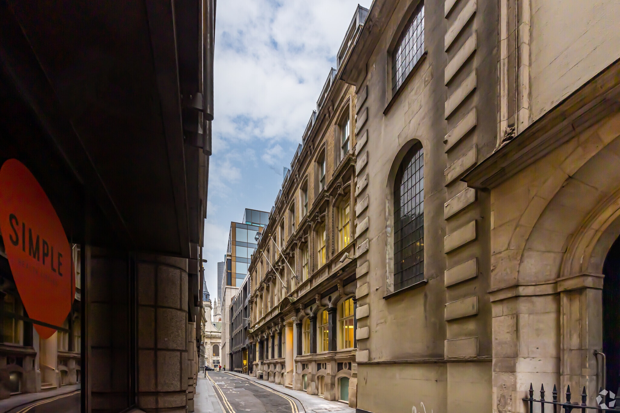 27 Clement's Ln, London to rent Primary Photo- Image 1 of 13