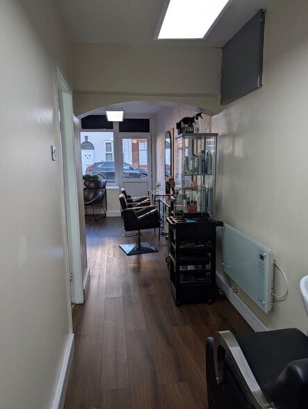 15 Bennett St, Hyde for sale - Building Photo - Image 2 of 9