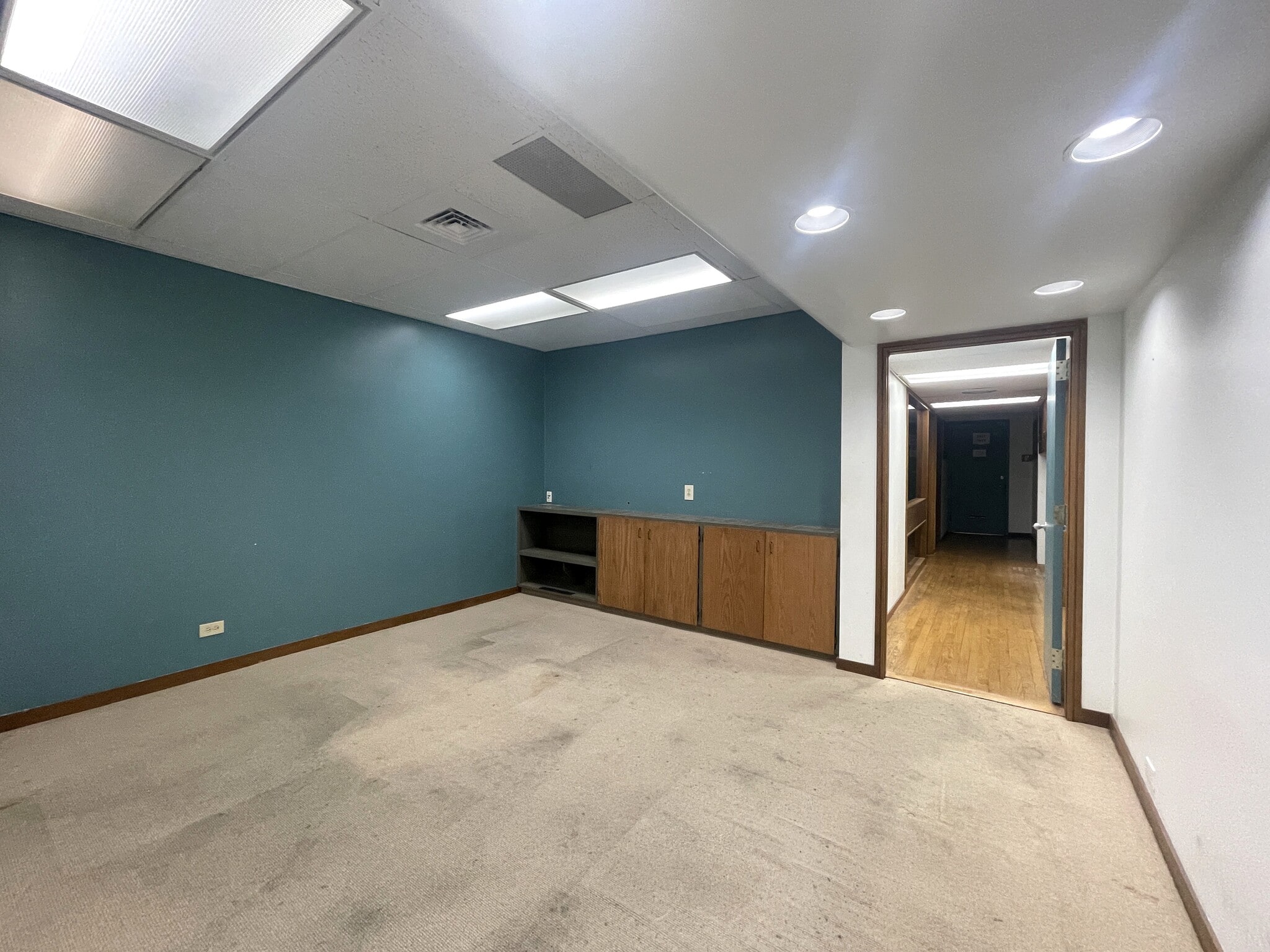 1860 Ala Moana Blvd, Honolulu, HI to rent Interior Photo- Image 1 of 9