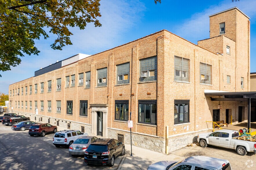 2321 N Keystone Ave, Chicago, IL for rent - Building Photo - Image 1 of 6