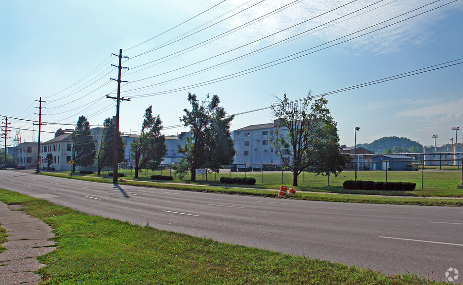 2401 5th Ave, Huntington, WV for sale - Building Photo - Image 3 of 4