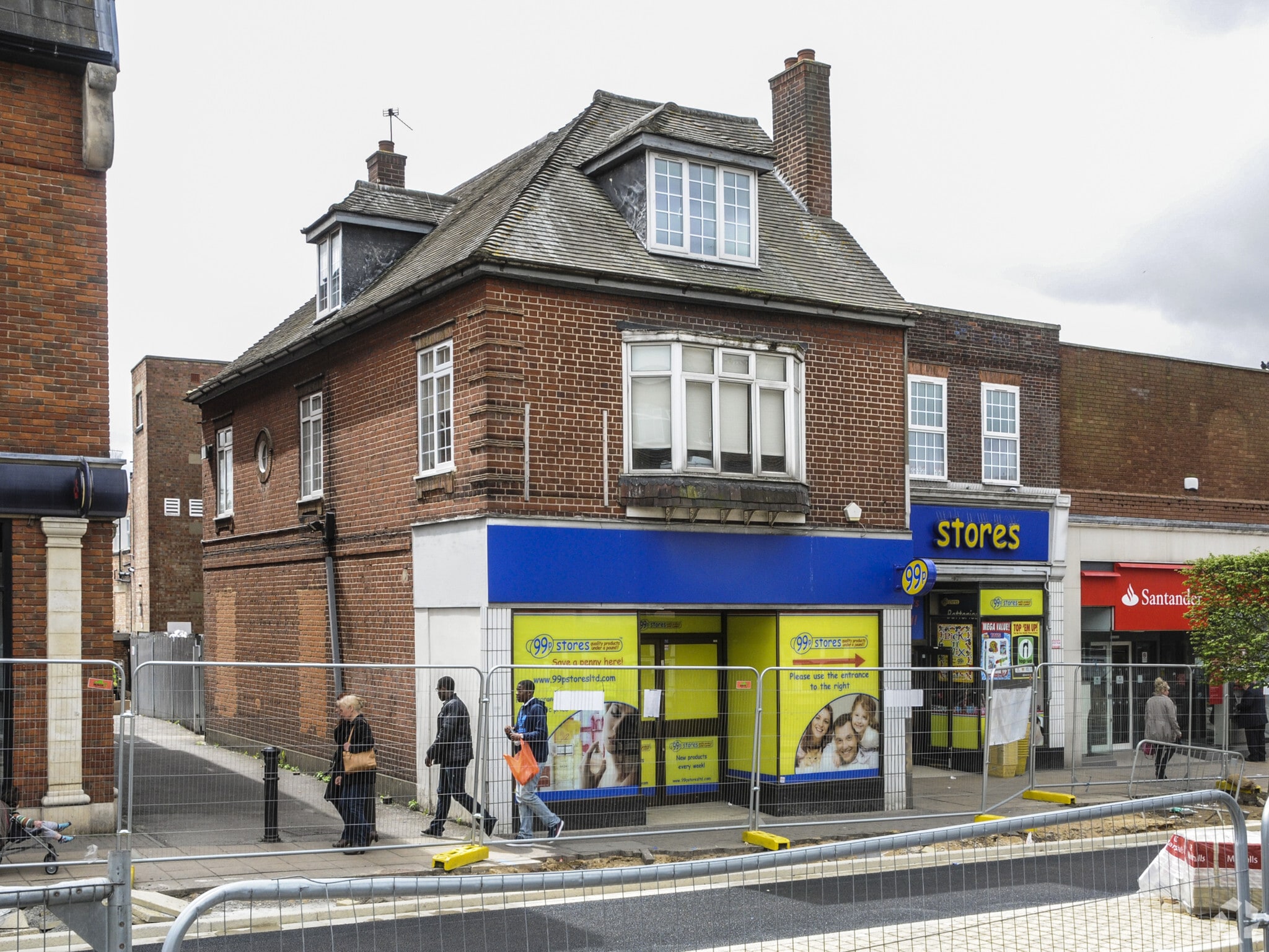 116-118 High St, Hornchurch to rent Primary Photo- Image 1 of 2