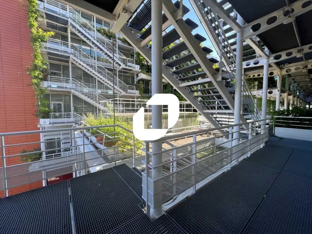 Office in Aubervilliers to rent Building Photo- Image 1 of 15