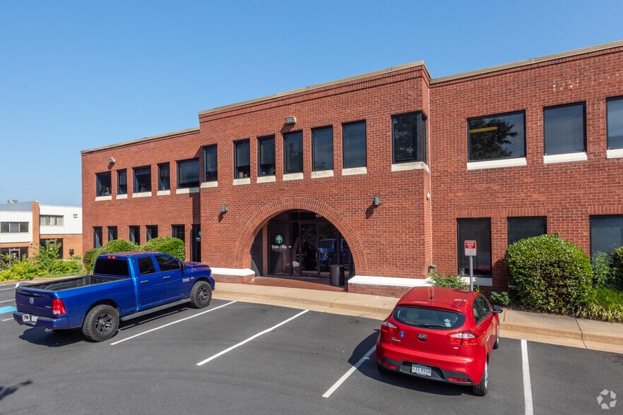 1319 Shepard Dr, Sterling, VA to rent - Building Photo - Image 2 of 12