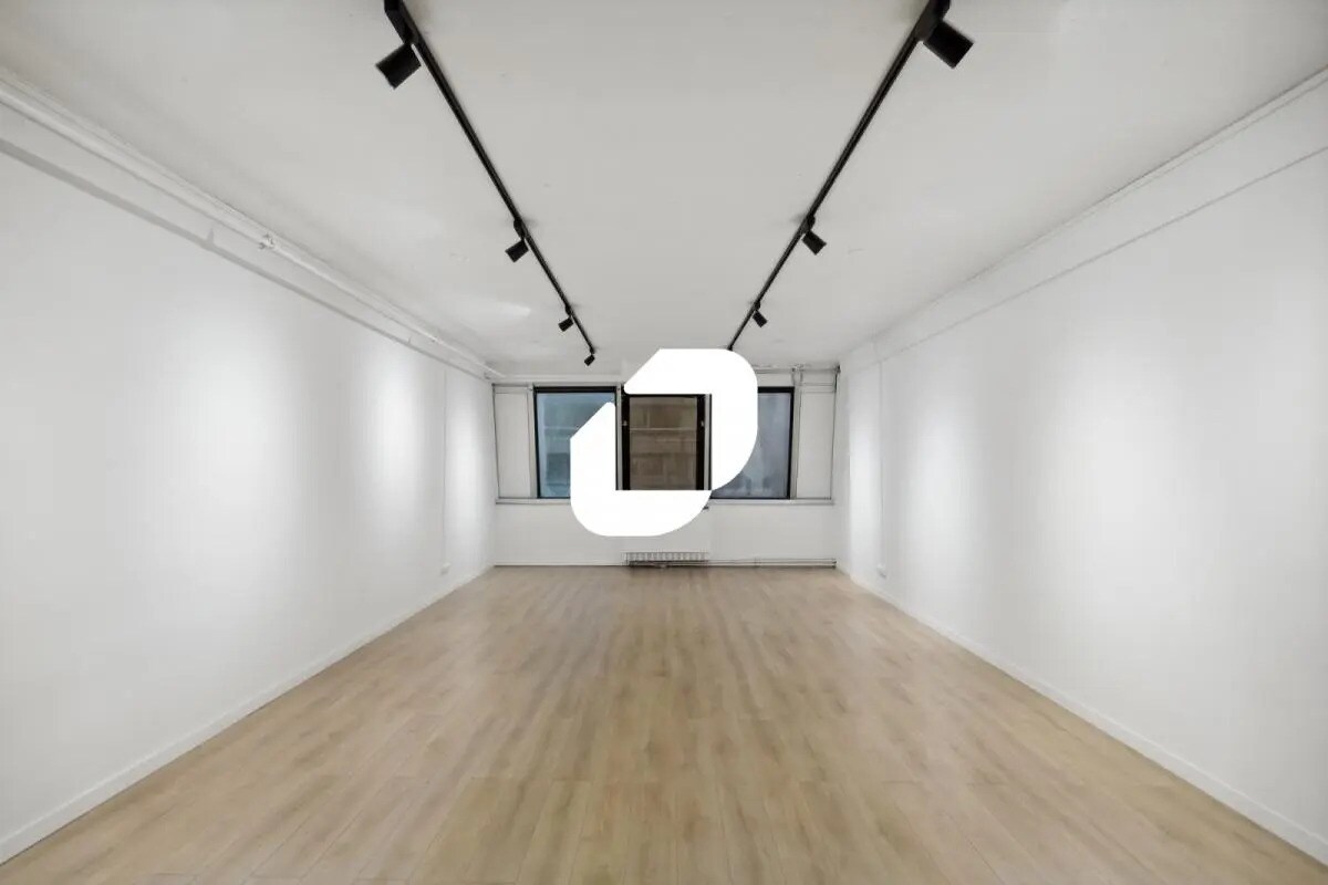 Office in Paris for sale Interior Photo- Image 1 of 4