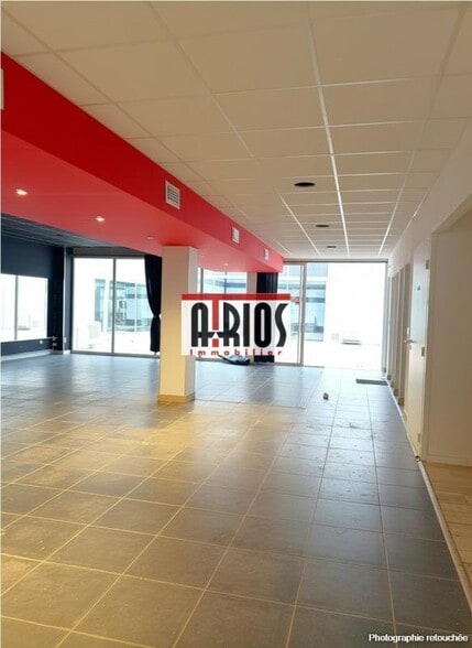 Retail in Hyeres for sale - Building Photo - Image 2 of 6