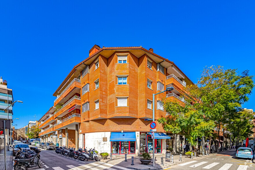 Carrer de Fontcoberta, 14, Barcelona, Barcelona for sale - Primary Photo - Image 1 of 1