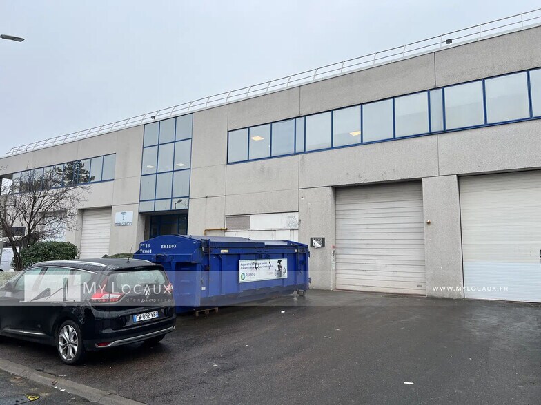 Light Industrial in Gennevilliers to rent - Building Photo - Image 2 of 8
