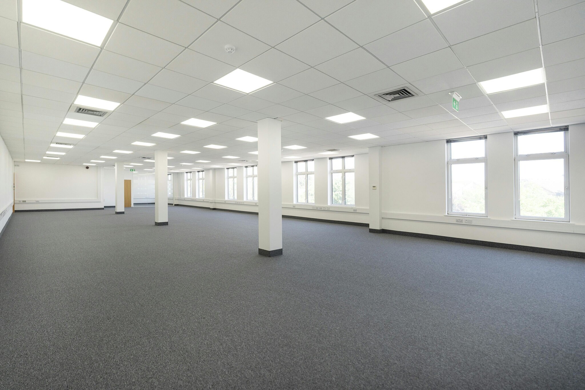 2-4 Oyster Ln, Byfleet to rent Interior Photo- Image 1 of 1