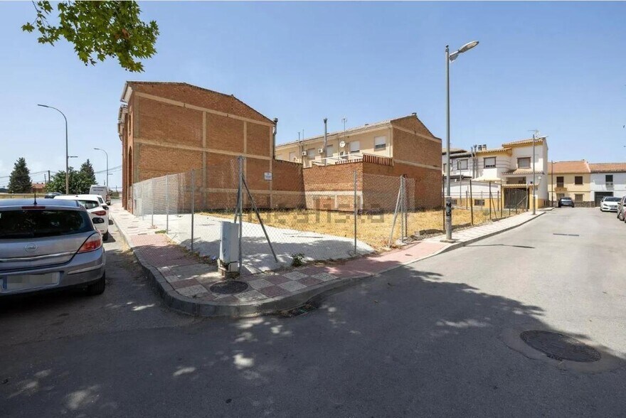 Calle Lindaraja, 1-1, Pinos Puente, Granada for sale - Building Photo - Image 2 of 13
