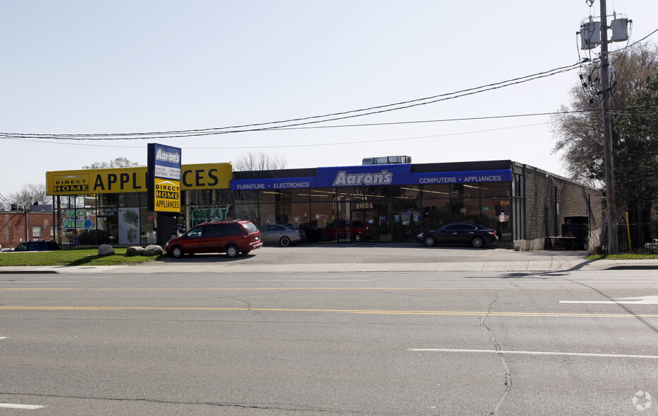 1024 Dundas St E, Mississauga, ON for rent - Building Photo - Image 3 of 7