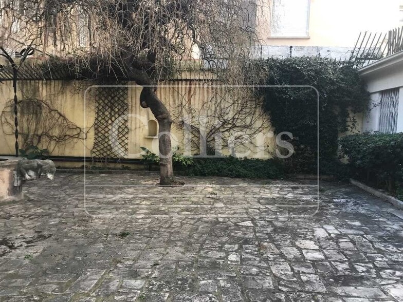 Office in Marseille for sale - Building Photo - Image 2 of 12