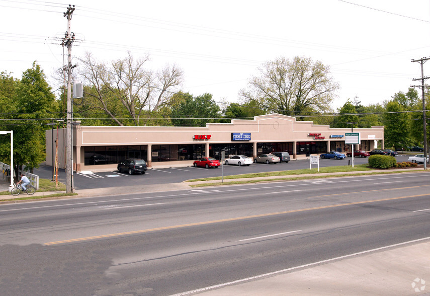 1312 Memorial Blvd, Murfreesboro, TN for rent - Primary Photo - Image 1 of 1