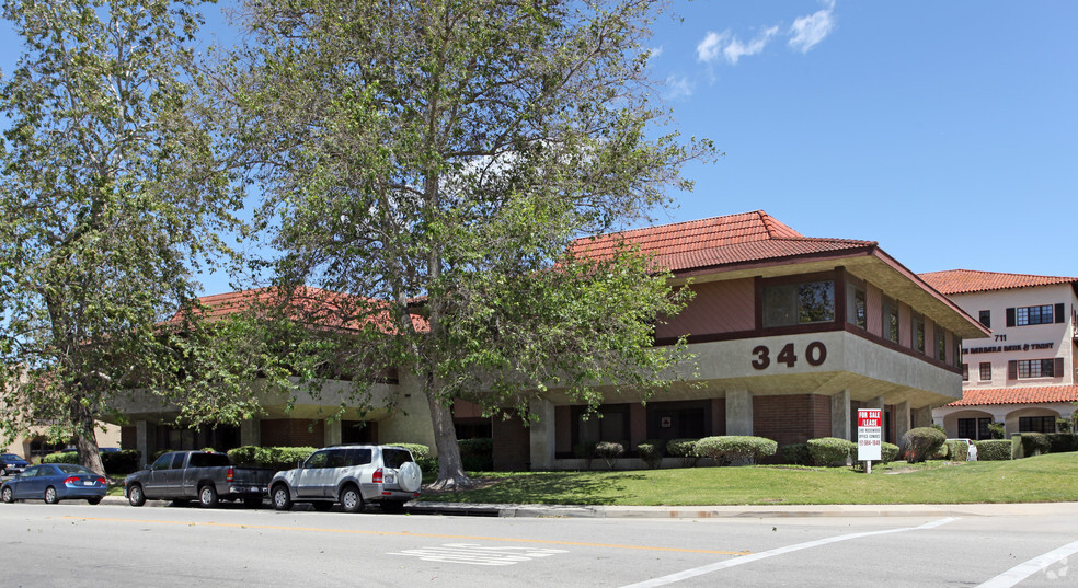 340 Rosewood Ave, Camarillo, CA for sale - Primary Photo - Image 1 of 31