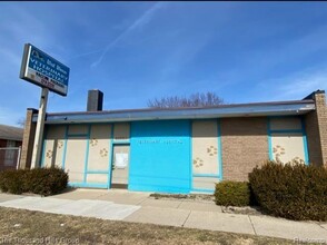 22530 W Warren Ave, Redford, MI for rent Primary Photo- Image 1 of 17