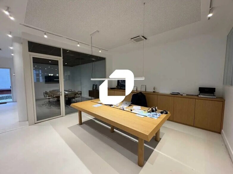 Office in Montrouge to rent - Interior Photo - Image 3 of 13